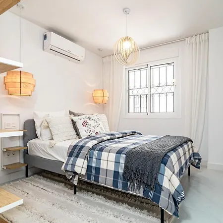Awesome 3 Bedroom Metres From The Rdr289 Apartment