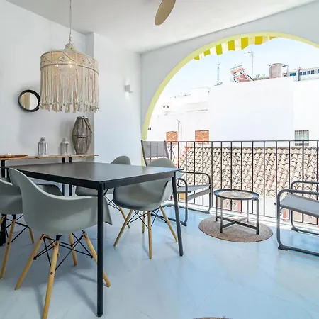 Awesome 3 Bedroom Metres From The Rdr289 Apartment Estepona