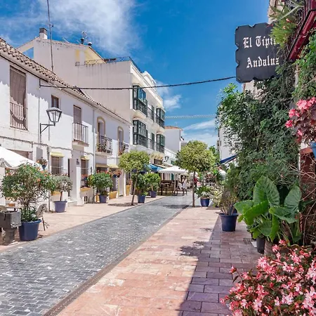 Apartment Awesome 3 Bedroom Metres From The Rdr289 Estepona