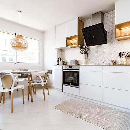 Awesome 3 Bedroom Metres From The Rdr289 Apartment Estepona